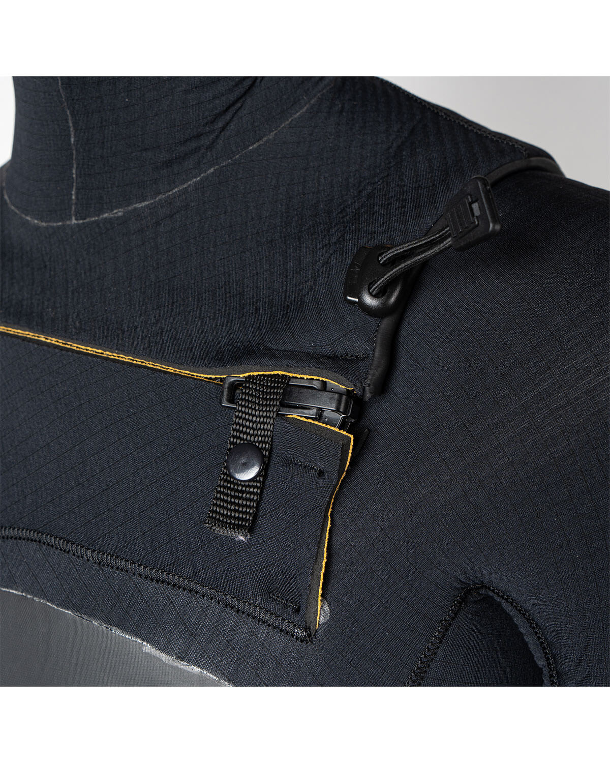 6/5mm Women's Xcel DRYLOCK C/Z Hooded Fullsuit